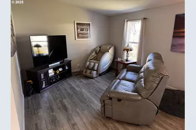 97818 Hanscam Ln, Brookings, OR 97415 - Photo 9