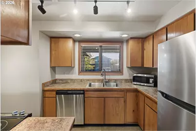 2070 Hayes St, North Bend, OR 97459 - Photo 11