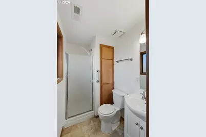 2070 Hayes St, North Bend, OR 97459 - Photo 31