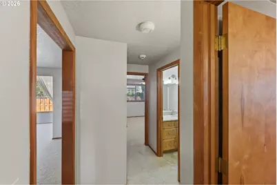 2070 Hayes St, North Bend, OR 97459 - Photo 25