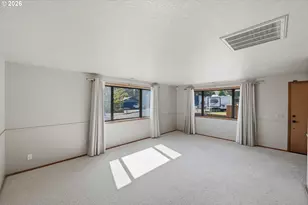 2070 Hayes St, North Bend, OR 97459 - Photo 7