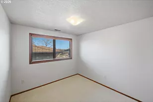 2070 Hayes St, North Bend, OR 97459 - Photo 19
