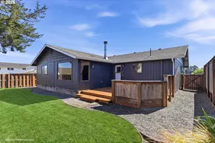 2070 Hayes St, North Bend, OR 97459 - Photo 39