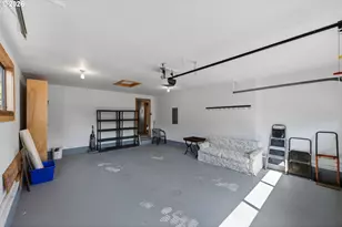 2070 Hayes St, North Bend, OR 97459 - Photo 33