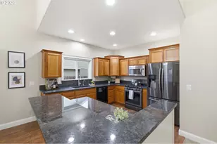 338 NW Foxglove St, Dallas, OR 97338 - Photo 13