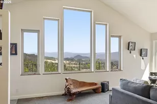 35885 Ellington Dr, Springfield, OR 97478 - Photo 11