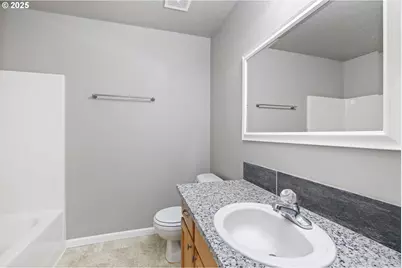 3215 SE Robin Cir, Hillsboro, OR 97123 - Photo 19