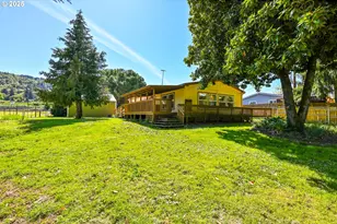 694 Tipton Rd, Roseburg, OR 97471 - Photo 7