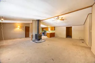 130 Walter Ct, Roseburg, OR 97471 - Photo 7