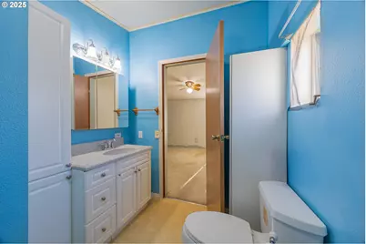 130 Walter Ct, Roseburg, OR 97471 - Photo 17