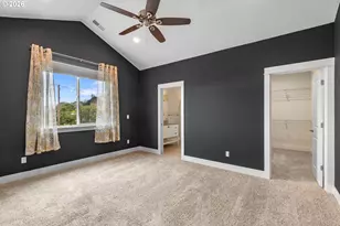 110 W Flangas Ave, Roseburg, OR 97471 - Photo 21