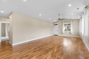 110 W Flangas Ave, Roseburg, OR 97471 - Photo 17