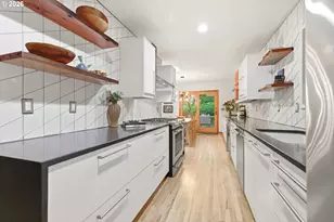 5011 SW Fairhaven Dr, Portland, OR 97221 - Photo 13
