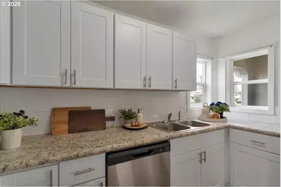 809 SW Ash St, Dallas, OR 97338 - Photo 15