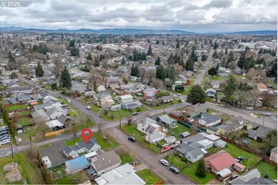 809 SW Ash St, Dallas, OR 97338 - Photo 3