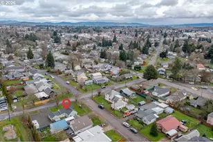 809 SW Ash St, Dallas, OR 97338 - Photo 3