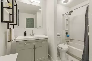 4364 SW Dickinson St, Portland, OR 97219 - Photo 23