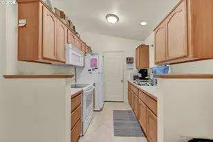 445 Kalapuya Way, Cottage Grove, OR 97424 - Photo 7