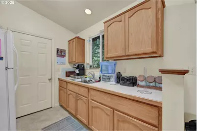 445 Kalapuya Way, Cottage Grove, OR 97424 - Photo 9