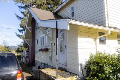 7801 SE 162nd Ave, Portland, OR 97236 - Photo 3