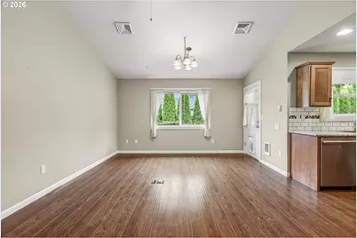 405 NW 7th Ave, Kelso, WA 98626 - Photo 9