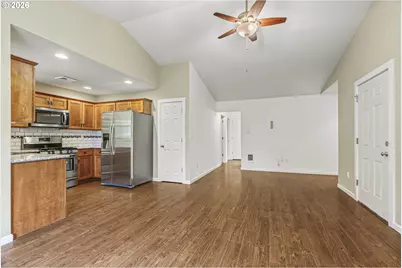 405 NW 7th Ave, Kelso, WA 98626 - Photo 7