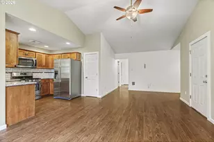 405 NW 7th Ave, Kelso, WA 98626 - Photo 7