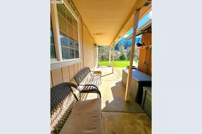 100 Canyon View St, Canyonville, OR 97417 - Photo 23