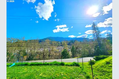100 Canyon View St, Canyonville, OR 97417 - Photo 19