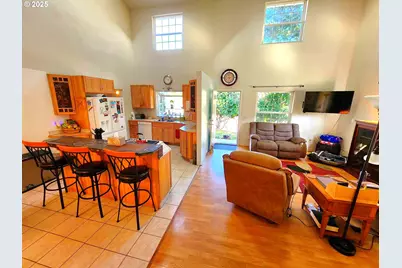 100 Canyon View St, Canyonville, OR 97417 - Photo 5