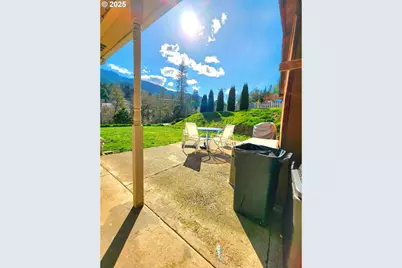 100 Canyon View St, Canyonville, OR 97417 - Photo 3