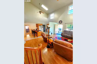 100 Canyon View St, Canyonville, OR 97417 - Photo 33