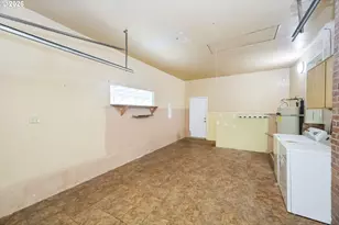 11586 SE Powell Ct, Portland, OR 97266 - Photo 29