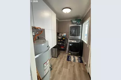 1030 NE Orchard Dr, Myrtle Creek, OR 97457 - Photo 15