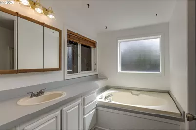 1145 SW Cypress St #100, McMinnville, OR 97128 - Photo 13
