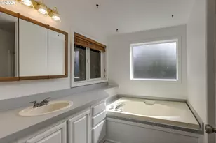 1145 SW Cypress St, McMinnville, OR 97128 - Photo 13