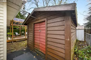 6125 SE 138th Pl, Portland, OR 97236 - Photo 29