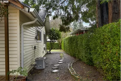 6125 SE 138th Pl, Portland, OR 97236 - Photo 31