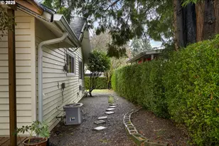 6125 SE 138th Pl, Portland, OR 97236 - Photo 31
