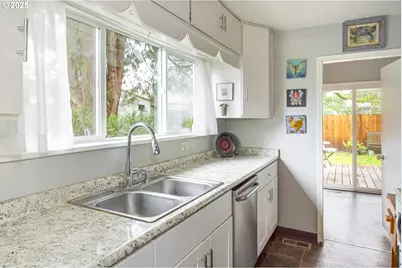 6125 SE 138th Pl, Portland, OR 97236 - Photo 13