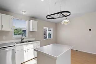 11105 Main St NE, Donald, OR 97020 - Photo 13