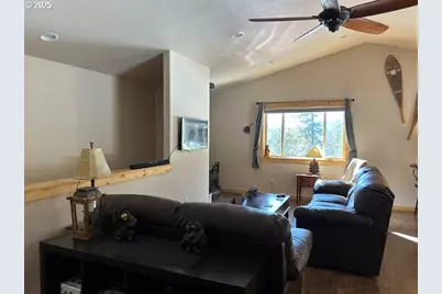 141239 Red Cone Dr, Crescent Lake, OR 97733 - Photo 13
