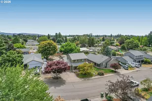 1233 SW Fir Ct, Dundee, OR 97115 - Photo 3
