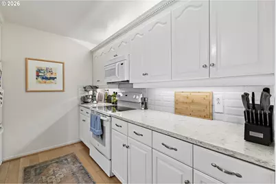 1710 S Harbor Way #401, Portland, OR 97201 - Photo 9