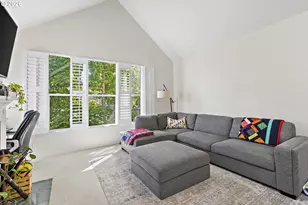 1710 S Harbor Way, Portland, OR 97201 - Photo 5
