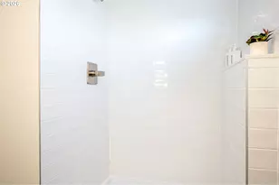 8413 NE Hassalo St, Portland, OR 97220 - Photo 25