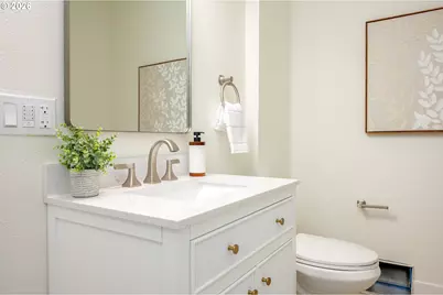 8413 NE Hassalo St, Portland, OR 97220 - Photo 31