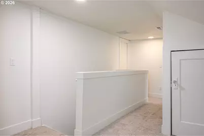 8413 NE Hassalo St, Portland, OR 97220 - Photo 19