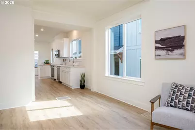 8413 NE Hassalo St, Portland, OR 97220 - Photo 9