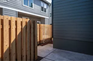 8413 NE Hassalo St, Portland, OR 97220 - Photo 39